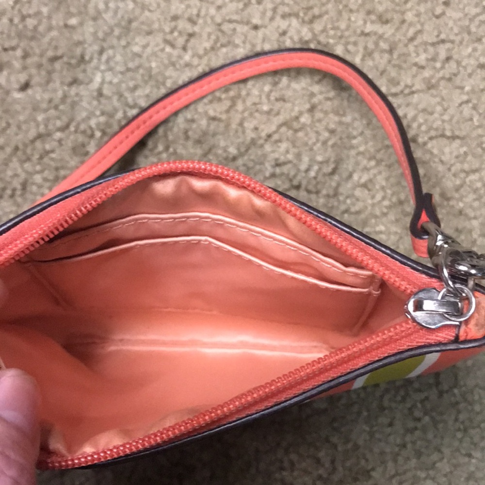 SOLD💥COACH Peyton Multistripe Small Wristlet - Picture 4 of 9